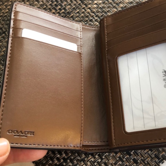 coach wallet, semi new. 🆕🆕🆕🆕🆕🆕 - Picture 11 of 16